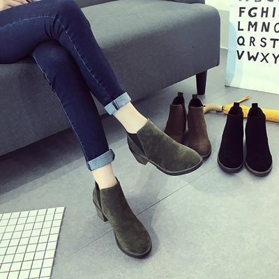 Καθημερινά  χειμωνιάτικα γυναικεία παπούτσια σε στυλ ρετρό