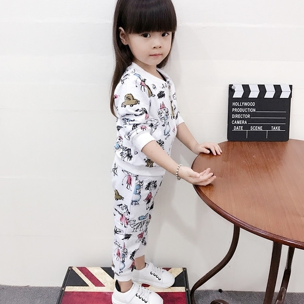 Αθλητικό-κομψό παιδικό σετ για κορίτσια με εικόνες