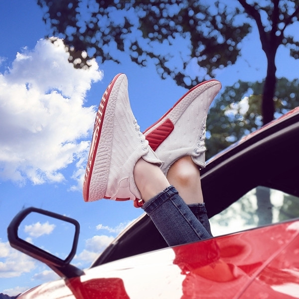 Αθλητικά και πολύ άνετα γυναικεία πάνινα παπούτσια σε τρία χρώματα