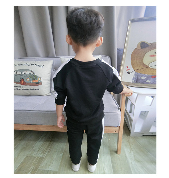 Αθλητικό παιδικό σετ για αγόρια σε γκρι και μαύρο χρώμα