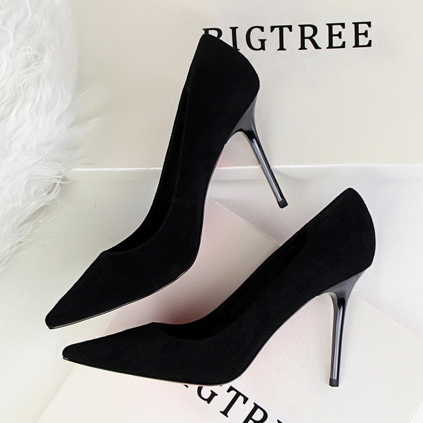 Απλά και κομψά γυναικεία παπούτσια  με ψηλά τακούνια - 6 μοντέλα