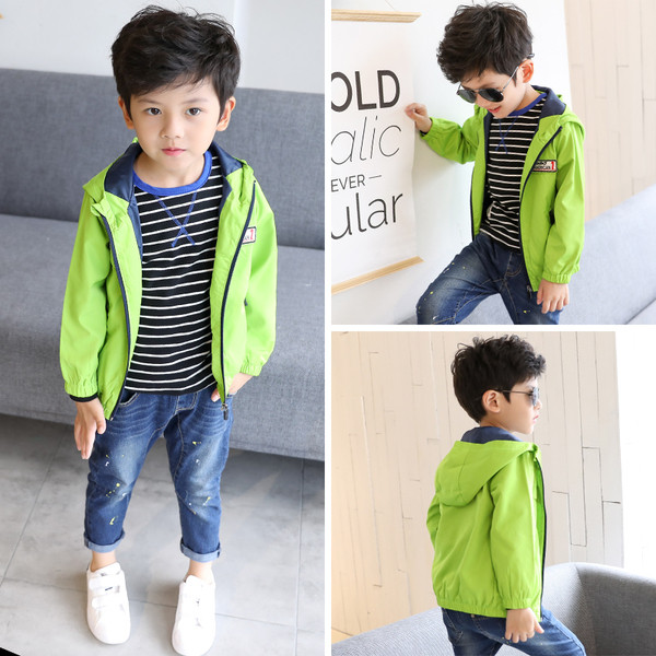 Αθλητικό παιδικό φούτερ για αγόρια σε φρέσκα χρώματα και κουκούλα