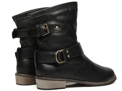 Ενδιαφέρουσες γυναικείοες μπότες σε στυλ ρετρό