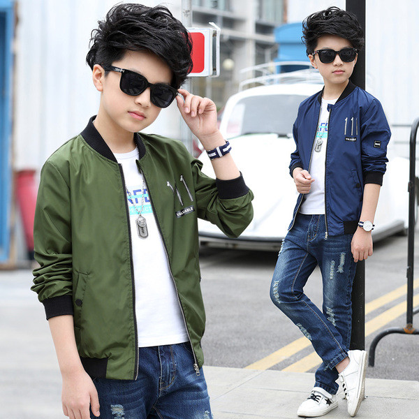 Μοντέρνο μπουφάν γιααγόρια με απλό σχεδιασμό σε δύο χρώματα