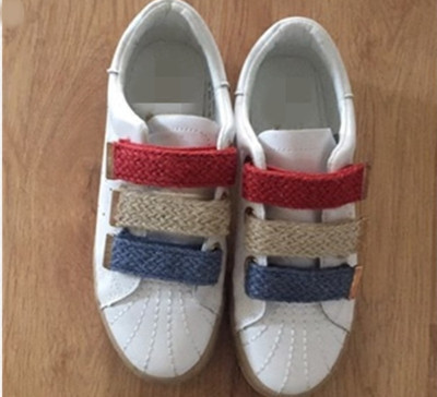 Ежедневен дамски кец с атрактивни шарени връзки