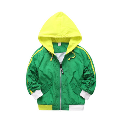 Αθλητικό μποφάν σε τρία χρώματα με κουκούλα κατάλληλο για τη καθημερινή ζωή