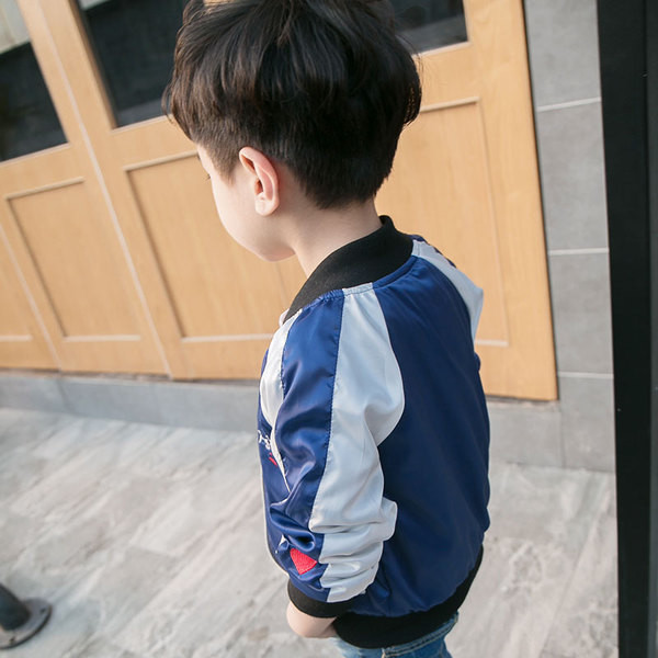 Καθημερινό μπουφάν σε μπλε χρώμα 