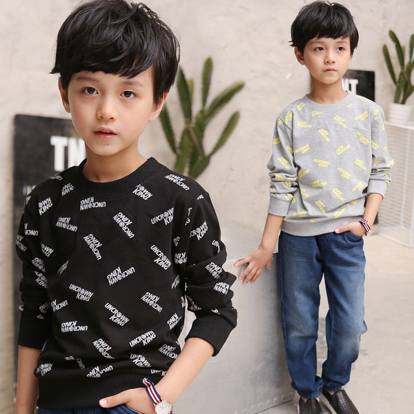 Καθημερινή παιδική μπλούζα με επιγραφές για αγόρια, σε γκρι και μαύρο χρώμα