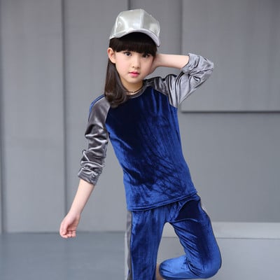 Παιδική φόρμα για κορίτσια με κέντημα στην πλάτη σε δύο χρώματα