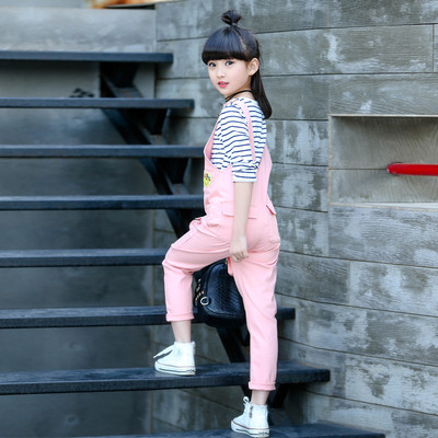 Κομψό παιδικό ολόσωμο για κορίτσια σε τρία χρώματα, τσέπες και εκτύπωση