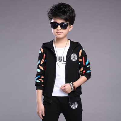 Παιδική αθλητική φόρμα για αγόρια με χρωματικά στοιχεία, σε μαύρο χρώμα