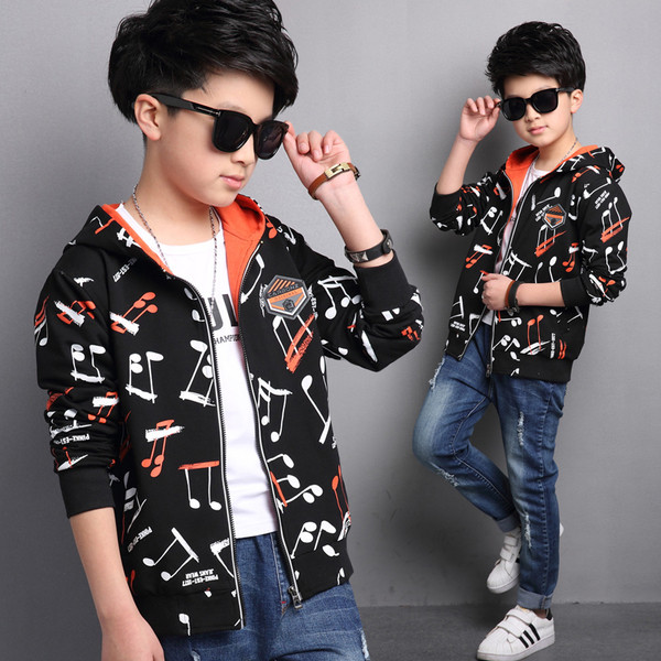 Αθλητικό παιδικό μπουφάν για αγόρια με κουκούλα και σημειώσεις 