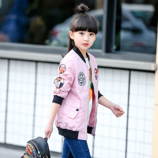 Παιδικό μακρύ μπουφάν για κορίτσια με εκτυπώσεις σε ροζ και πράσινο χρώμα