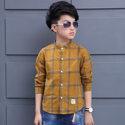 Κομψό πουκάμισο για αγόρια σε καφέ χρώμα