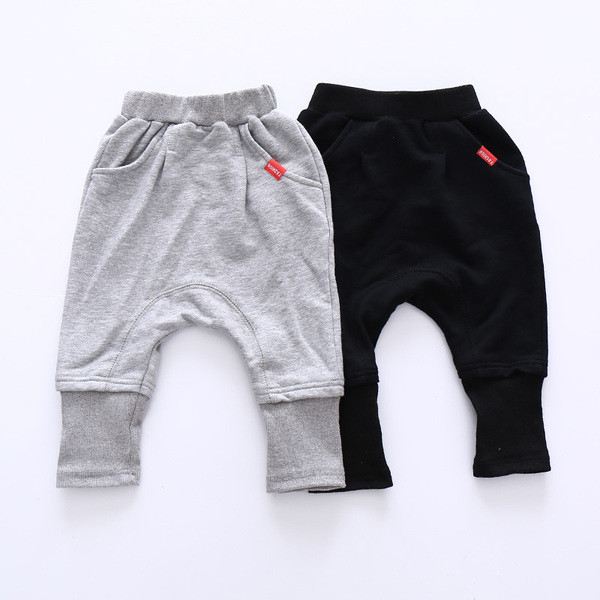 Αθλητικό παντελόνι για αγόρια σε μαύρο και γκρι