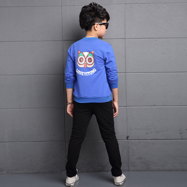 Παιδική φόρμα για αγόρια με εικόνα σε τρία χρώματα