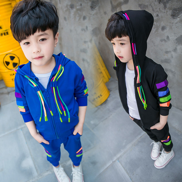 Όμορφη  παιδική φόρμα για αγόρια σε γκρι και μαύρο χρώμα