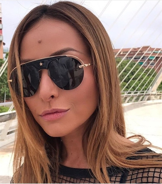 Πολύ κομψά γυναικεία γυαλιά  με προστασία UV