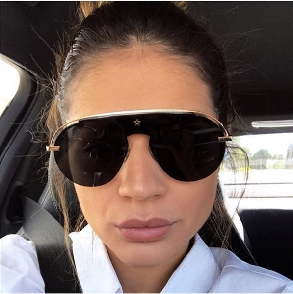 Πολύ κομψά γυναικεία γυαλιά  με προστασία UV