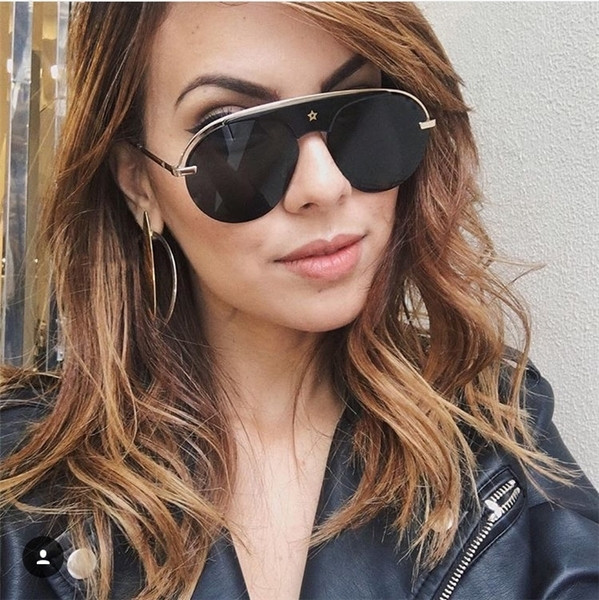 Πολύ κομψά γυναικεία γυαλιά  με προστασία UV