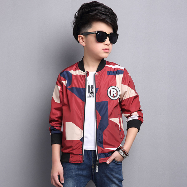 Αθλητικό παιδικό μπουφάν για αγόρια σε δύο έγχρωμα μοντέλα