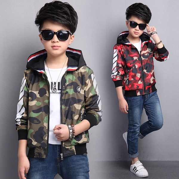 Αθλητικό καμουφλάζ μπουφάν για αγόρια σε δύο χρώματα