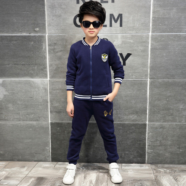 Παιδικό αθλήτικό σετ για αγόρια τρία χρώματα με επιγραφή στο πίσω μέρος