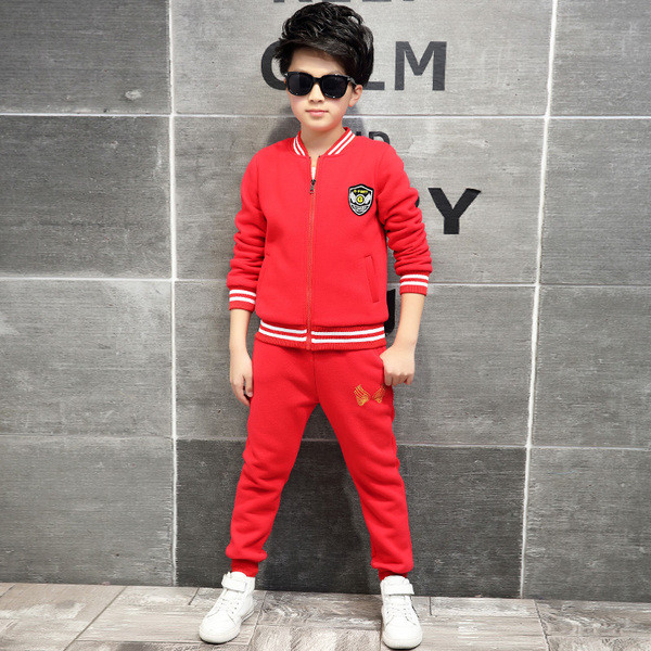 Παιδικό αθλήτικό σετ για αγόρια τρία χρώματα με επιγραφή στο πίσω μέρος