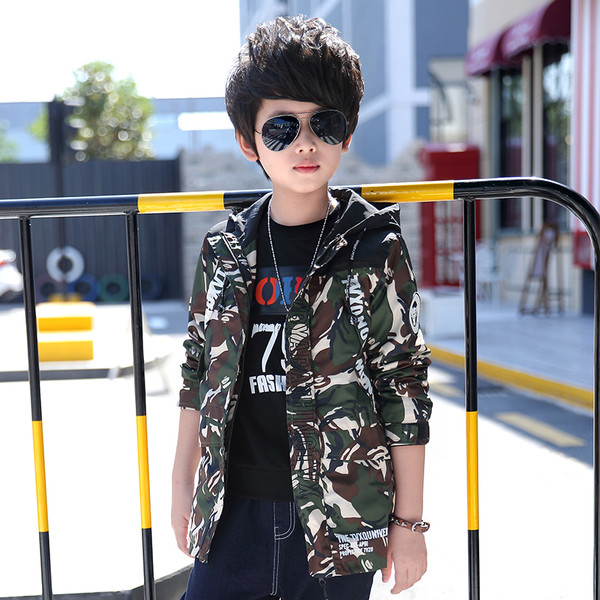 Μακρύ χειμωνιάτικο μπουφάν για αγόρια με κουκούλα σε τρία χρώματα