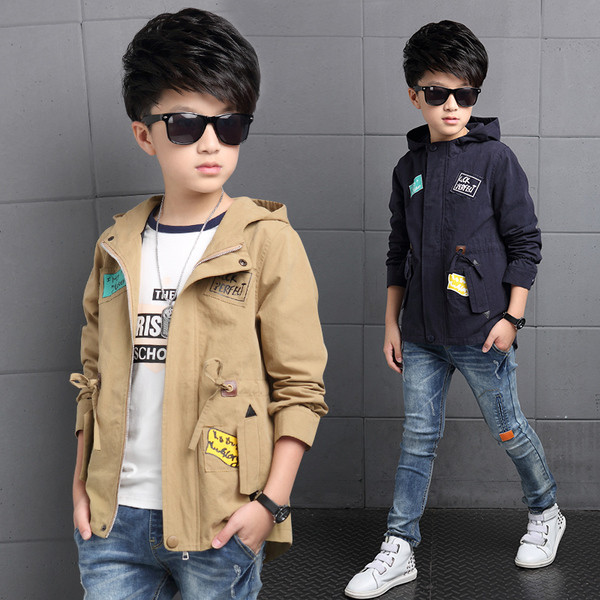 Παιδικό μπουφάν για αγόρια με κουκούλα και εφαρμογές, σε τρία χρώματα