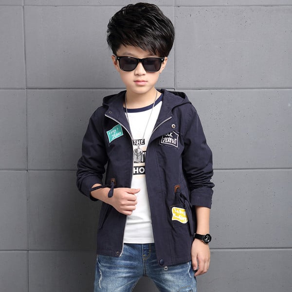 Παιδικό μπουφάν για αγόρια με κουκούλα και εφαρμογές, σε τρία χρώματα