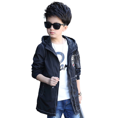 Μακρύ μπουφάν για αγόρια με κουκούλα και εκτυπώσεις σε τρία χρώματα