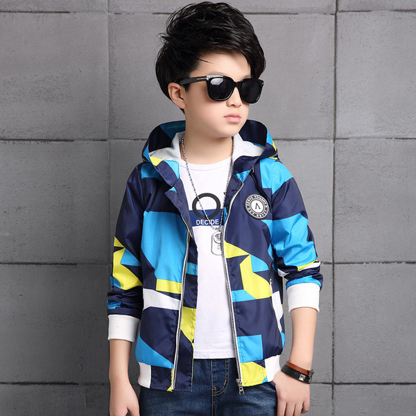 Παιδικό μπουφάν για αγόρια με κουκούλα σε δύο χρώματα