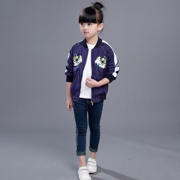 Παιδικό φθηνοπωρινό μπουφάν για κορίτσια με floral κεντήματα σε μπλε χρώμα