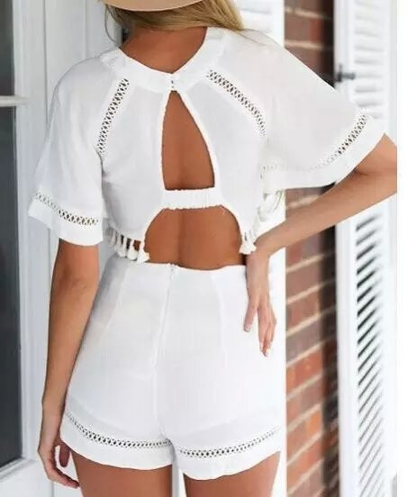 Κομψό λευκό γυναικείο σετ - T-shirt με σορτς