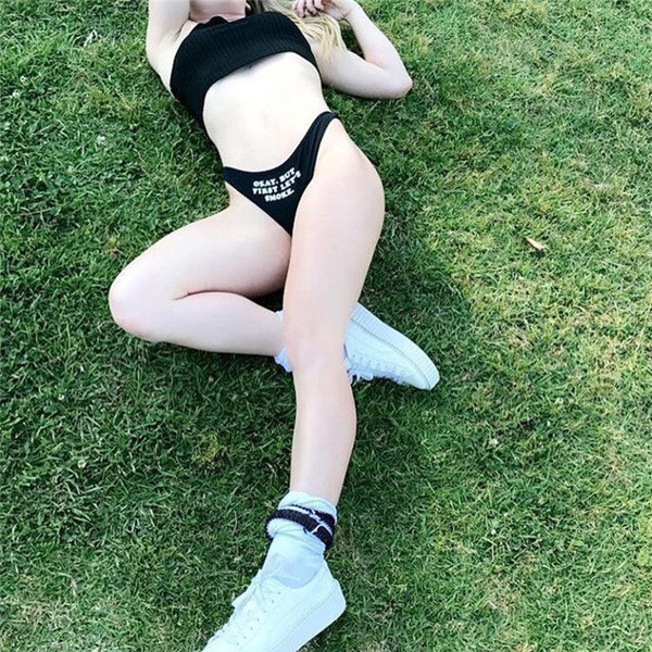 Γυναικεία μπικίνι σε μαύρο χρώμα με επιγραφή