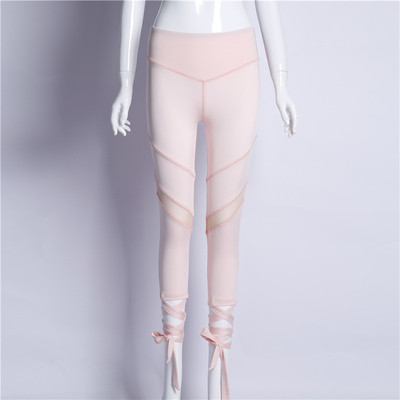 Спортен дамски клин в розов и черен цвят с връзки