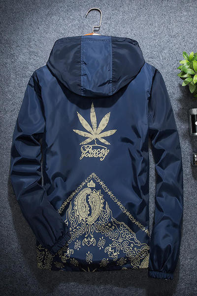 Ανδρικό Casual μπουφάν με ενδιαφέρουσες εκτυπώσεις και κουκούλα