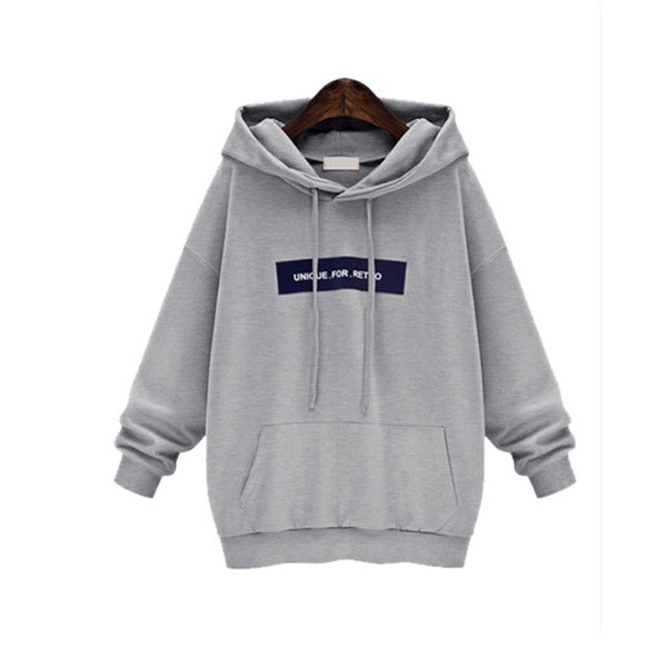 Αθλητικό γυναικείο φούτερ με κουκούλα και τσέπη σε γκρι και μαύρο χρώμα