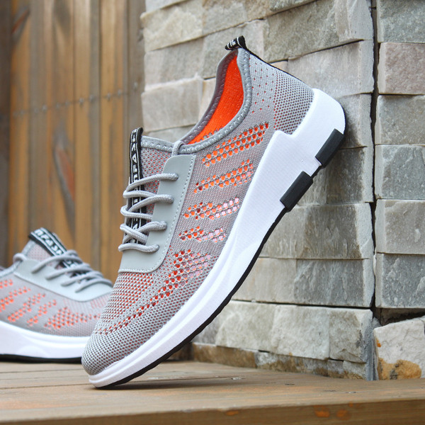 Αθλητικά και αναπνεύσιμα ανδρικά πάνινα παπούτσια σε τρία χρώματα