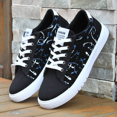 Κομψά πάνινα ανδρικά παπούτσια σε τρεία χρόματα , κατάλληλα για τη καθημερινή ζωή