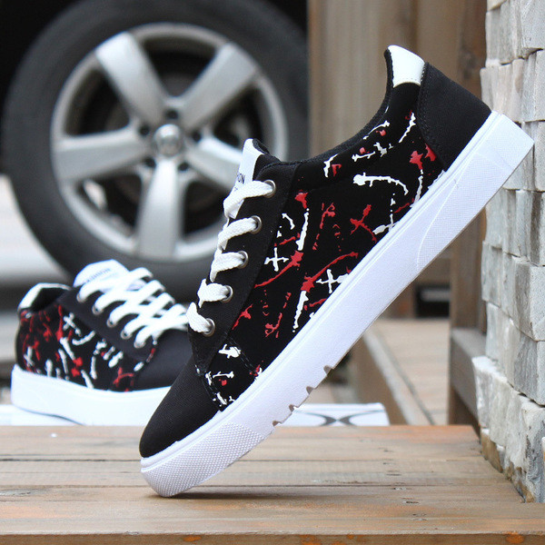 Κομψά πάνινα ανδρικά παπούτσια σε τρεία χρόματα , κατάλληλα για τη καθημερινή ζωή