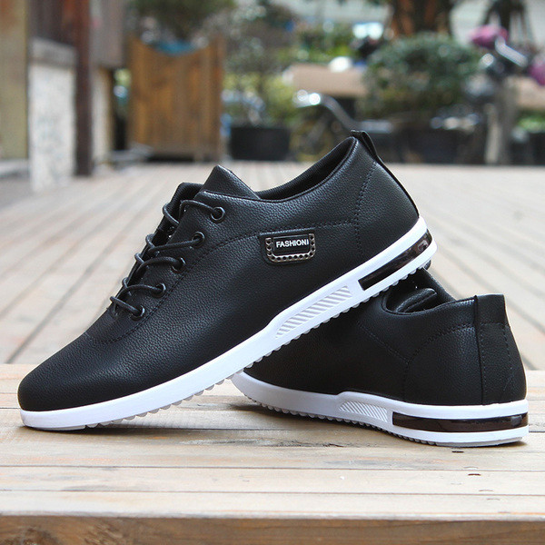 Αθλητικά κομψά πάνινα ανδρικά παπούτσια κατασκευασμένα από συνθετικό δέρμα σε τρία χρώματα