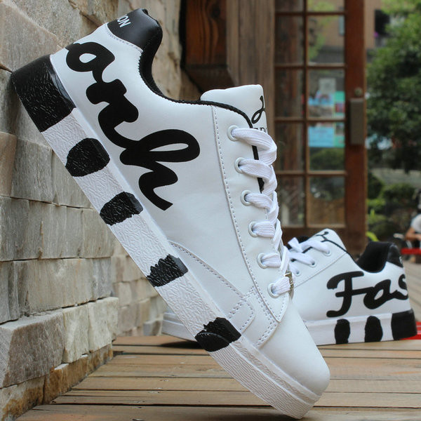 Ανδρικά πάνινα παπούτσια σε τρεις χρωματικές αποχρώσεις με επιγραφή κατάλληλα για τη καθημερινή ζωή