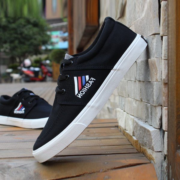 Κομψά πάνινα ανδρικά παπούτσια  με επιγραφές σε λευκό, μπλε και μαύρο