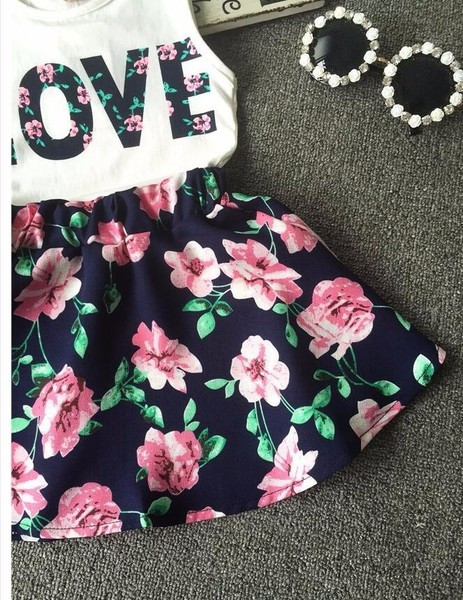 Κομψό παιδικό σετ για τα κορίτσια - μπλούζα με επιγραφή + φούστα με floral διακόσμηση