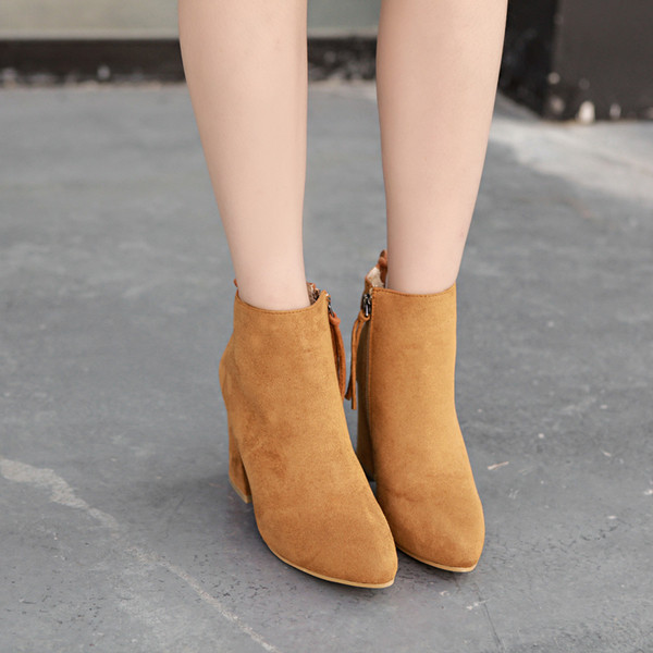 Ежедневни дамски затворени боти с висок дебел ток и цип,равна подметка