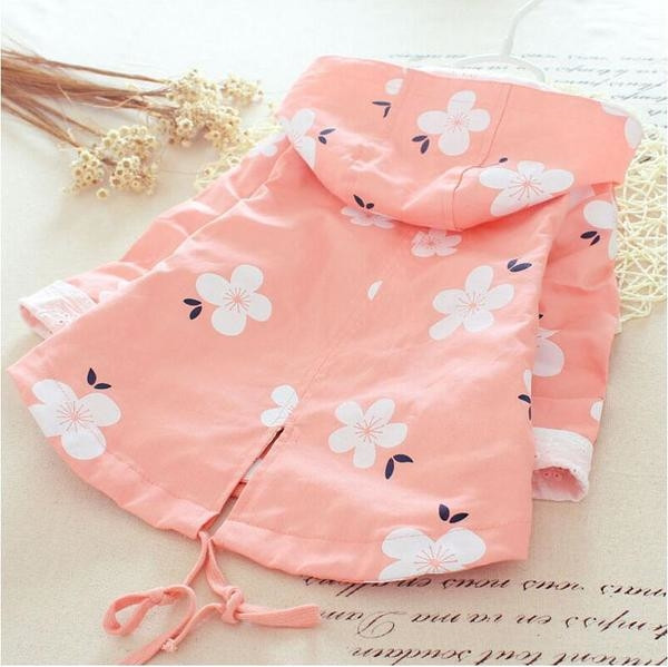 Παιδικό παλτό για κορίτσια με διακόσμηση λουλουδιών και κουκούλας, σε τρία χρώματα