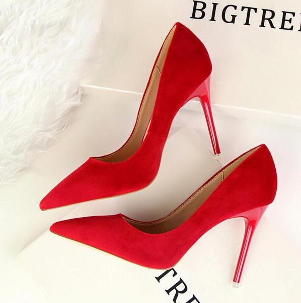 Καθαρό μοντέλο γυναικεία  παπούτσια με ψηλό τακούνι  πολλά χρώματα