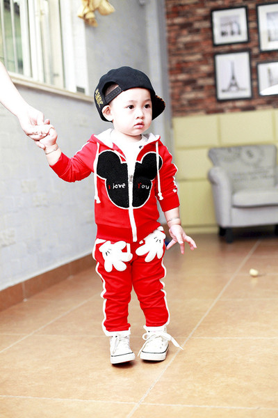 Αθλητικό σετ για κορίτσια σε κόκκινο και μαύρο χρώμα